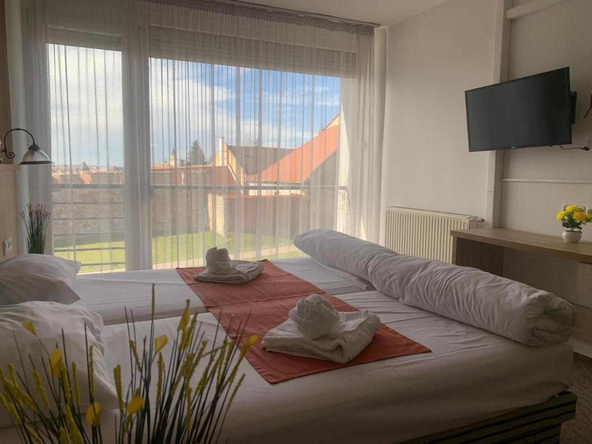 Varfal Wellness Panzio Pécs Eksteriør billede