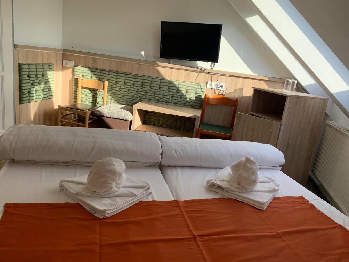 Varfal Wellness Panzio Pécs Eksteriør billede